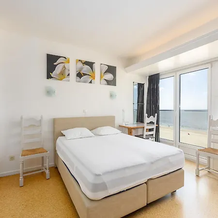 Daire With Pool & Parking, Cleaning Included Middelkerke