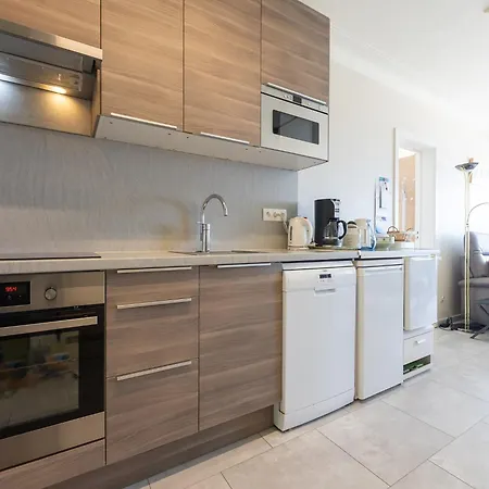 Apartment With Pool & Parking, Cleaning Included