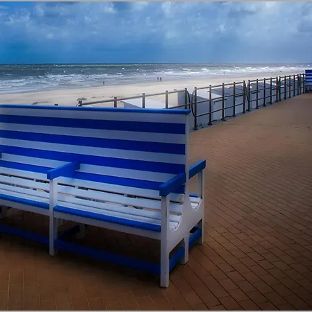 Apartment With Shared Pool, Cleaning Included Middelkerke